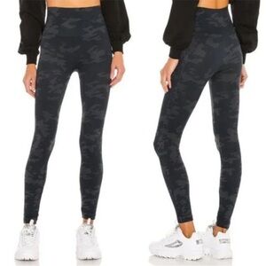 NWT SPANX Women's Look at Me Now Black Camo High Rise Leggings